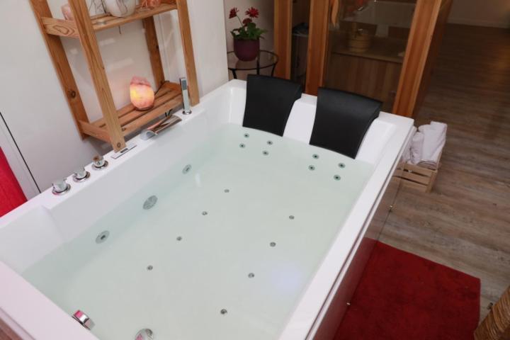 Ragaraja Private Suite & Spa بوردينوني المظهر الخارجي الصورة
